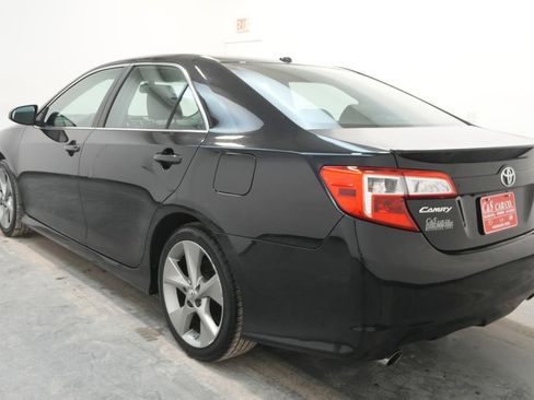 Used 2013 Toyota Camry SE w/ Leather Pkg image 6