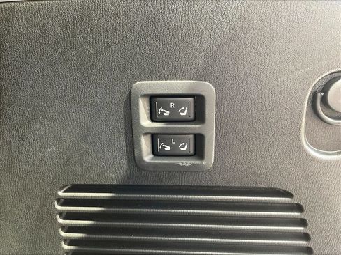Used 2023 Nissan Armada Platinum w/ Cargo Package RWD image 40
