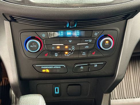 Used 2018 Ford Escape SE w/ SE Sync 3 Package AWD/4WD image 18