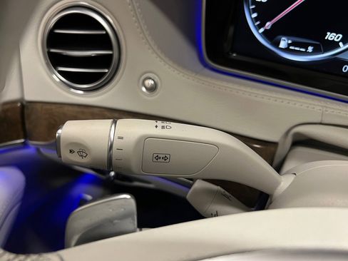 Used 2017 Mercedes-Benz S 550 Sedan image 22