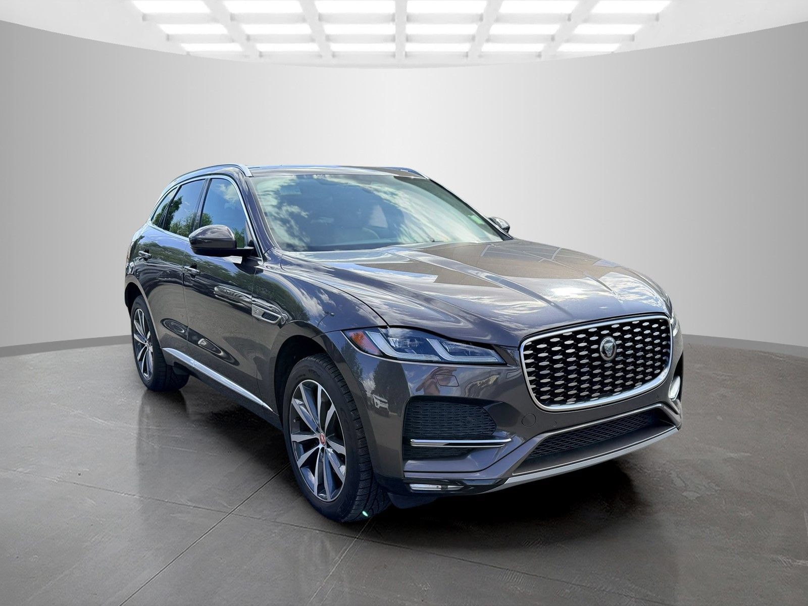 Used 2023 Jaguar F-PACE S AWD/4WD image 3