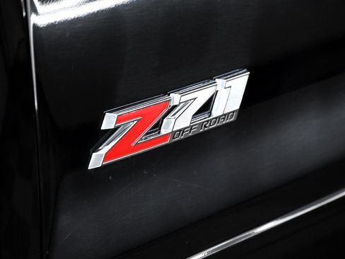 Used 2017 Chevrolet Silverado 1500 LTZ Z71 w/ LTZ Plus Package image 11
