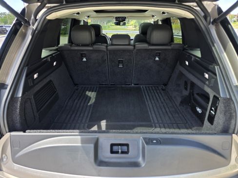 Certified 2023 Land Rover Range Rover SE AWD/4WD image 17