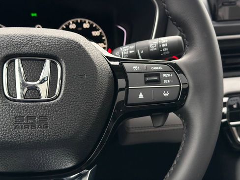 New 2025 Honda Pilot Touring image 24