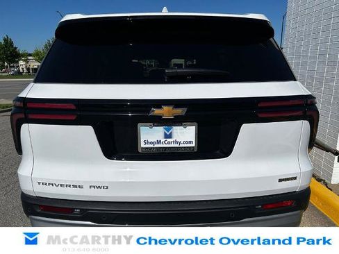 New 2026 Chevrolet Traverse LT w/ LPO, Floor Liner Package AWD/4WD image 4