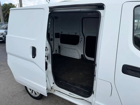 Used 2014 Nissan NV200 SV w/ Technology Package FWD image 12