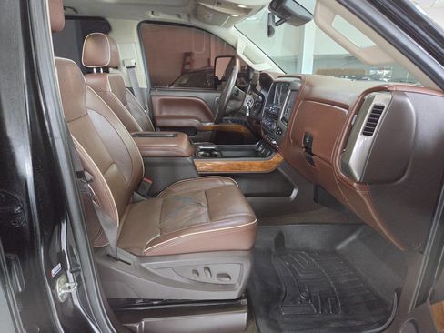 Used 2018 Chevrolet Silverado 2500 High Country w/ Duramax Plus Package image 29