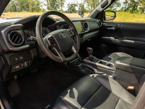 Used 2020 Toyota Tacoma TRD Pro AWD/4WD image 13