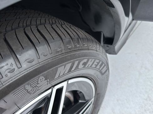 Used 2025 Mercedes-Benz GLE 450 GLE 450 image 36