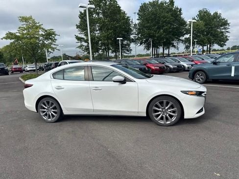 Used 2019 MAZDA MAZDA3 Sedan w/ Preferred Package FWD image 3