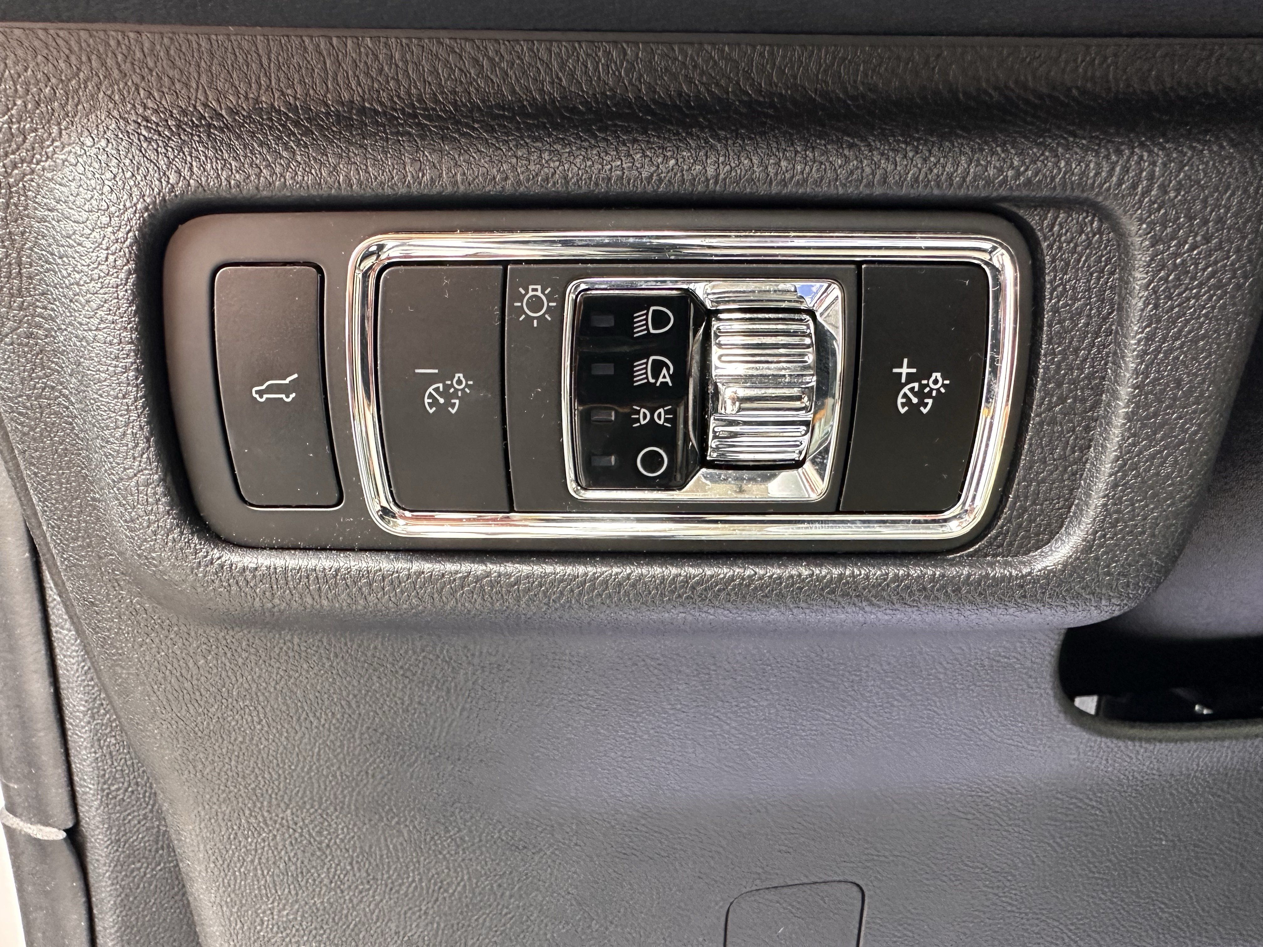 Used 2024 Lincoln Corsair AWD w/ Equipment Group 101A image 19