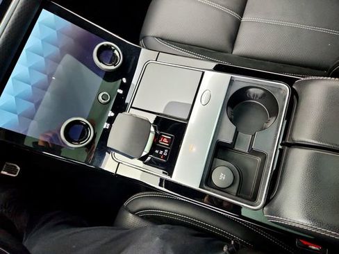 Used 2021 Land Rover Range Rover Velar R-Dynamic S image 22