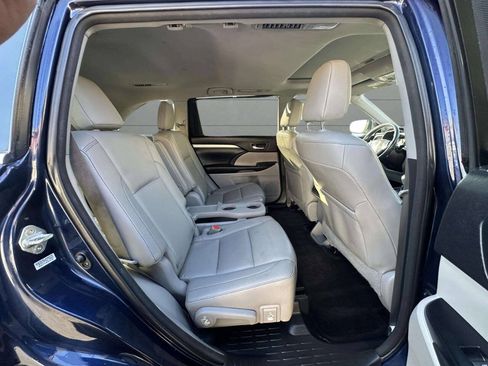 Used 2015 Toyota Highlander XLE AWD/4WD image 27