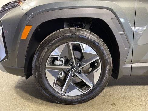 Certified 2025 Hyundai Tucson SEL image 11