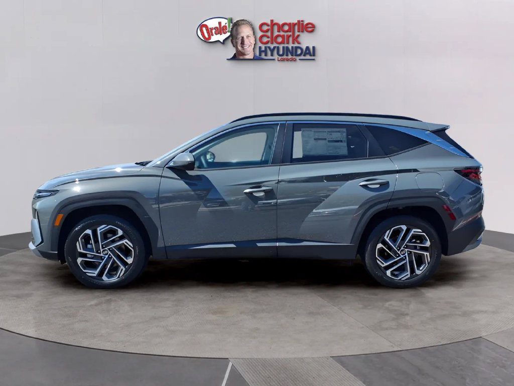 New 2026 Hyundai Tucson SEL Plus FWD image 2