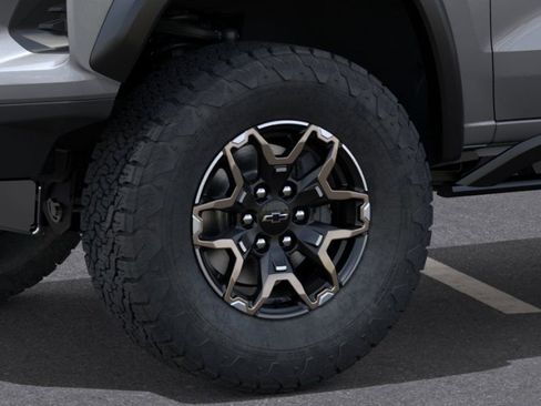 New 2026 Chevrolet Colorado ZR2 w/ Technology Package AWD/4WD image 9