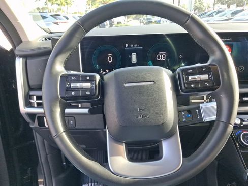 Used 2025 Hyundai Santa Fe SEL FWD image 17