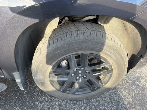 Used 2023 Chevrolet Silverado 1500 Custom image 9