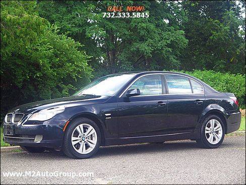 Used 2009 BMW 528i xDrive Sedan image 1