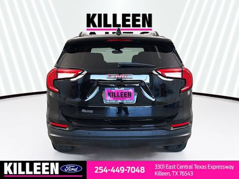 Used 2024 GMC Terrain SLT w/ Elevation Edition FWD image 8
