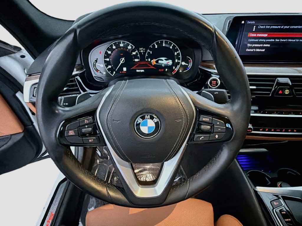 Used 2019 BMW 540i w/ Convenience Package RWD image 40