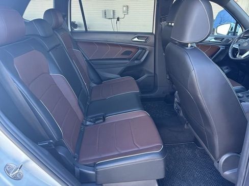 Used 2022 Volkswagen Tiguan SEL R-Line image 11