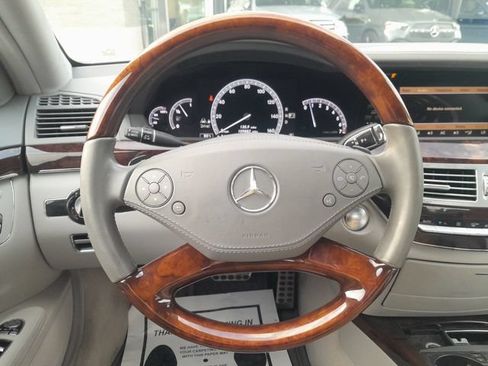 Used 2011 Mercedes-Benz S 550 image 5