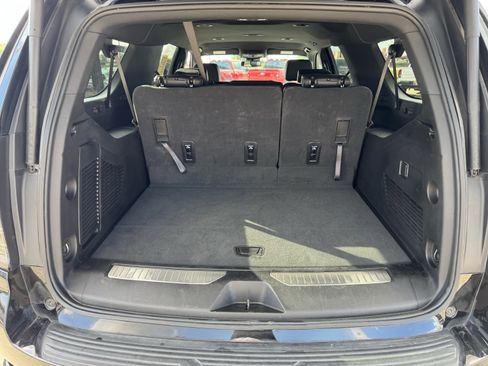 Used 2025 Chevrolet Suburban Z71 image 30