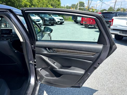 Used 2022 Honda Accord Touring image 42