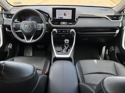 Certified 2023 Toyota RAV4 XLE Premium AWD/4WD image 9