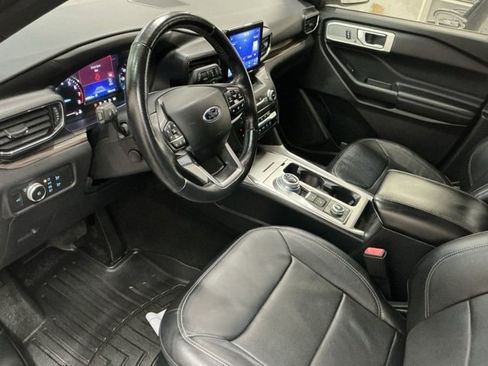 Used 2020 Ford Explorer Limited w/ Class III Trailer Tow Package image 16