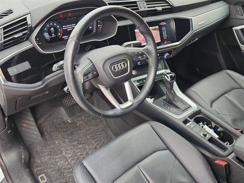 Used 2020 Audi Q3 2.0T Premium image 12