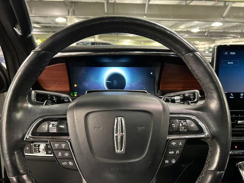 Used 2023 Lincoln Navigator L Reserve AWD/4WD image 11