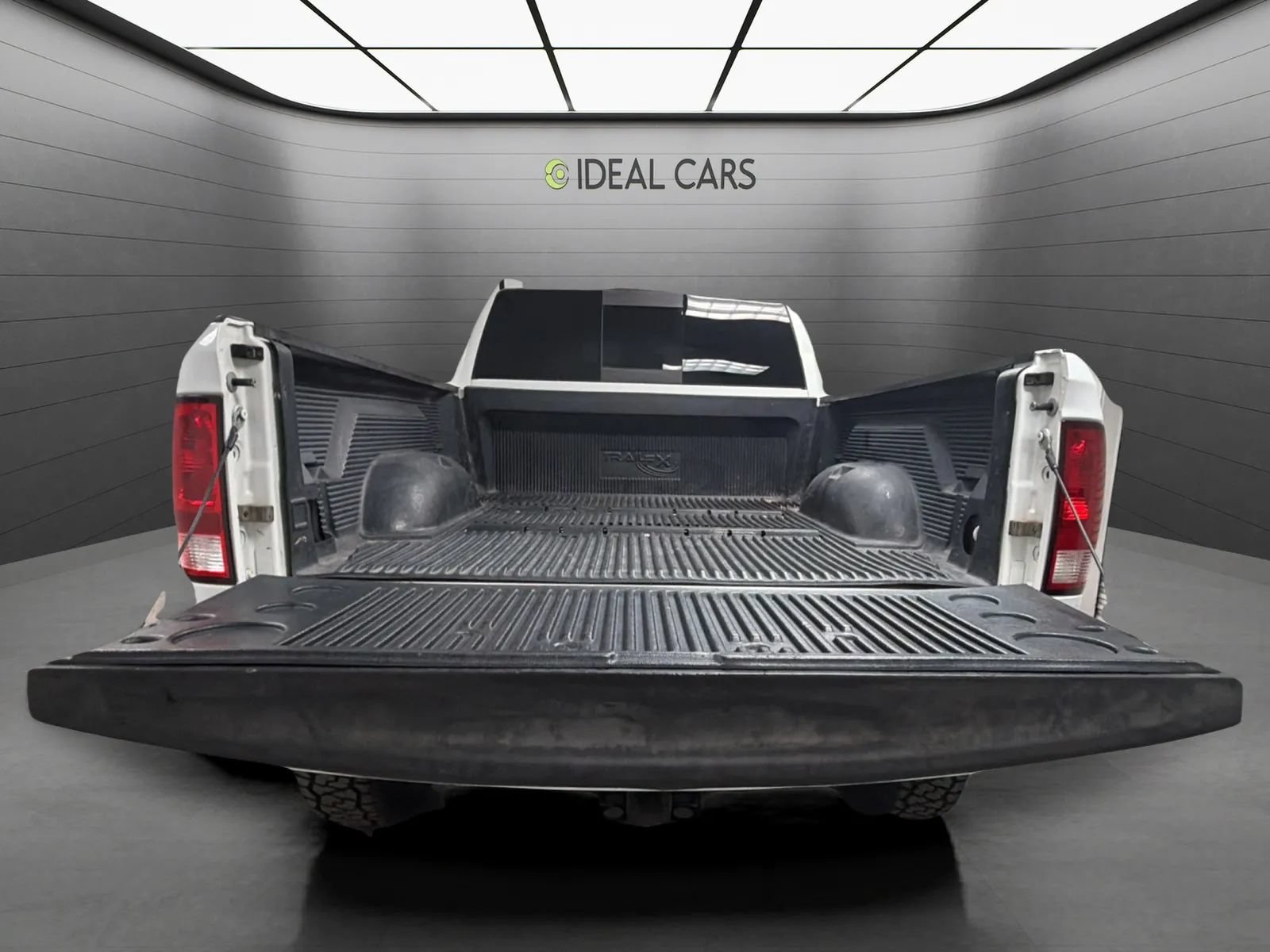 Used 2015 RAM 2500 SLT AWD/4WD image 18