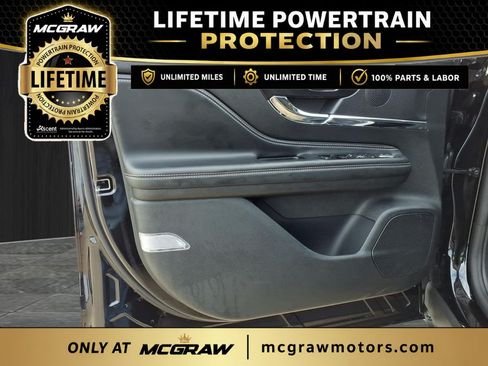 Used 2025 Lincoln Corsair Reserve AWD/4WD image 21