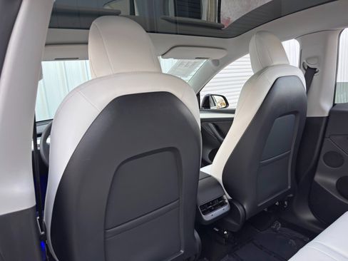 Used 2023 Tesla Model Y Long Range image 37