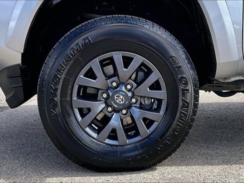 Used 2023 Toyota Tacoma SR5 RWD image 12