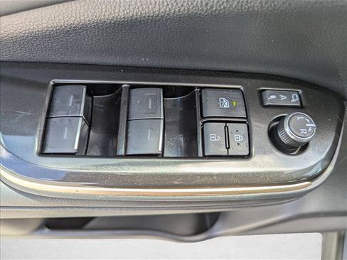 Used 2025 Toyota Crown Signia AWD/4WD image 10