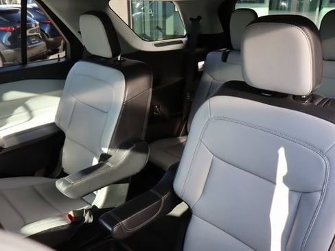 Used 2021 Ford Explorer XLT w/ Equipment Group 202A image 17