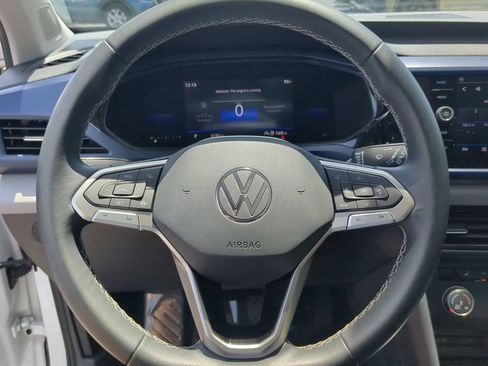 Certified 2022 Volkswagen Taos SE FWD image 29