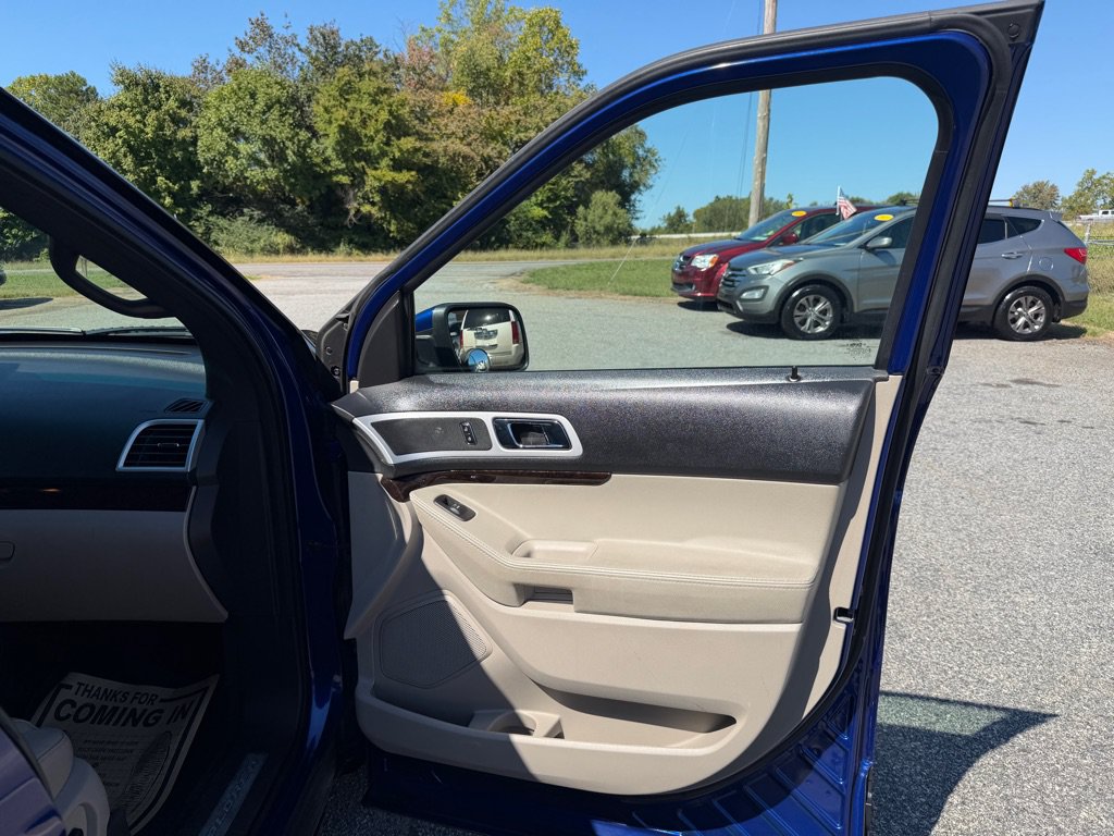 Used 2014 Ford Explorer Limited w/ Equipment Group 302A FWD image 14