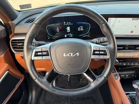 Used 2025 Kia Telluride AWD image 22
