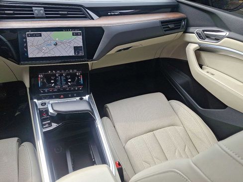 Used 2024 Audi Q8 e-tron Prestige AWD/4WD image 11