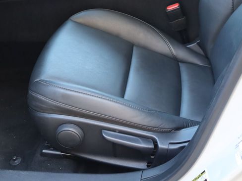 Used 2024 MAZDA MAZDA3 s FWD image 13