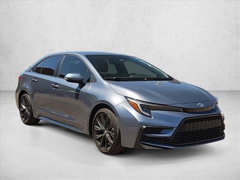 Certified 2024 Toyota Corolla SE FWD image 3