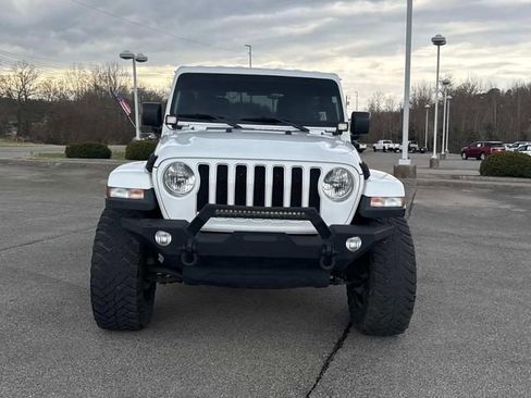 Used 2018 Jeep Wrangler Unlimited Sahara w/ Uconnect 4C Nav & Sound Group image 9