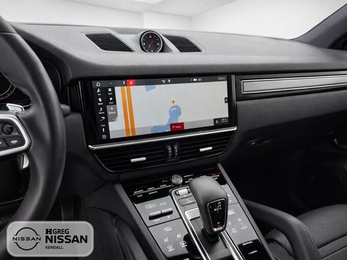 Used 2019 Porsche Cayenne AWD/4WD image 10