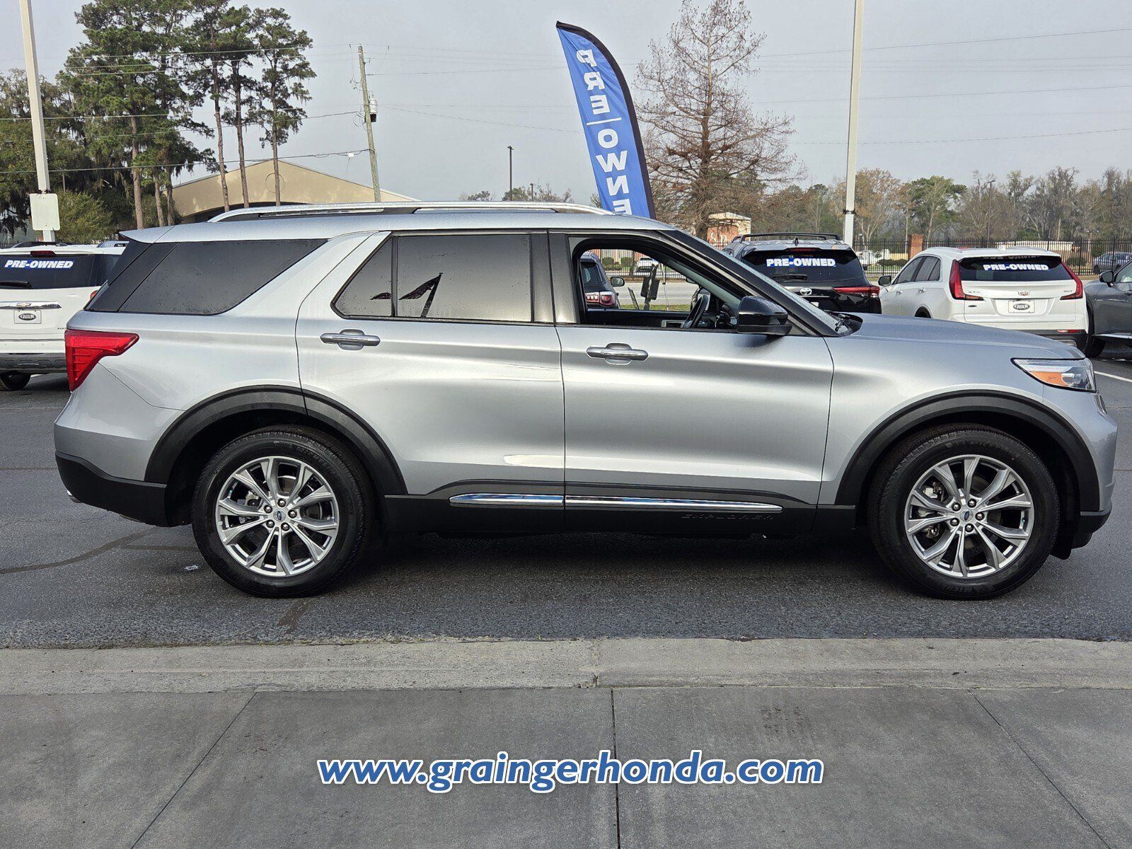 Used 2023 Ford Explorer Limited RWD image 4