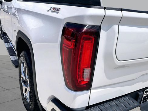 Used 2024 GMC Sierra 1500 SLT AWD/4WD image 29