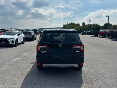 Used 2021 Honda Pilot EX image 4